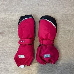 Kids Sherpa Lined Red and Black Winter Mittens - Size 6